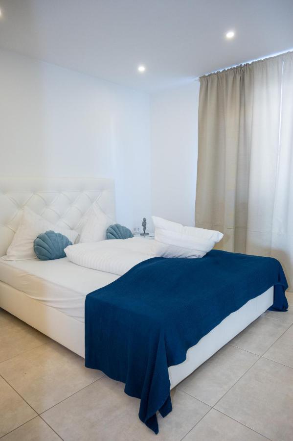 Paradise On The Beach Apartments Bibinje Exterior foto